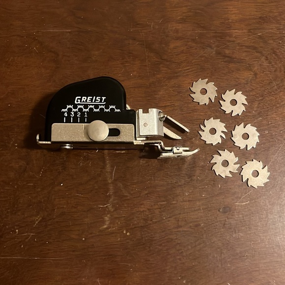 🔥HOST PICK Zigzagger Sewing Machine Attachment Greist Vintage Box, Accessories - Picture 3 of 4